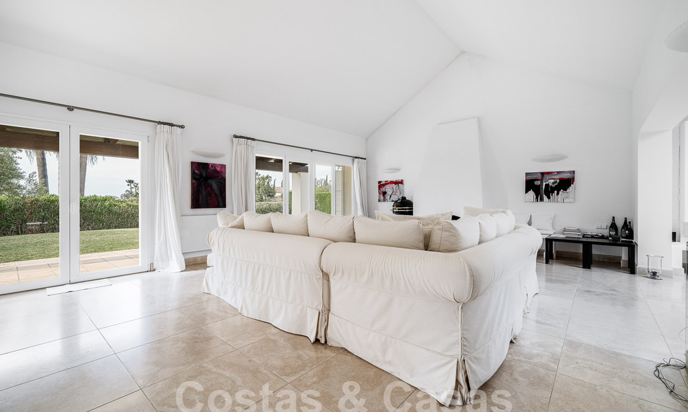 Villa de luxe à vendre dans un style architectural espagnol dans la prestigieuse urbanisation fermée de Cascada de Camojan, Marbella 54834