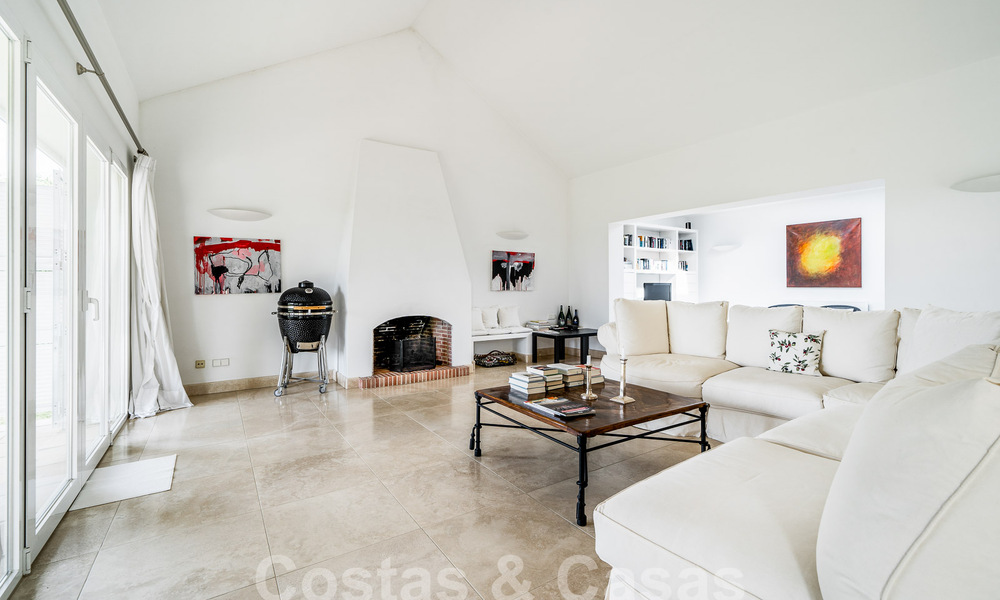 Villa de luxe à vendre dans un style architectural espagnol dans la prestigieuse urbanisation fermée de Cascada de Camojan, Marbella 54835