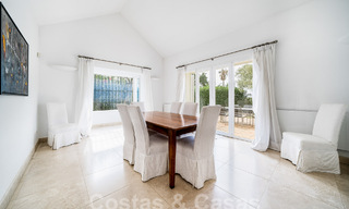 Villa de luxe à vendre dans un style architectural espagnol dans la prestigieuse urbanisation fermée de Cascada de Camojan, Marbella 54837 