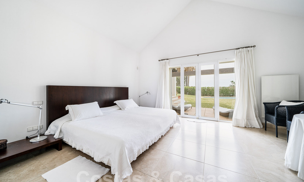 Villa de luxe à vendre dans un style architectural espagnol dans la prestigieuse urbanisation fermée de Cascada de Camojan, Marbella 54843