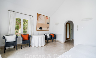 Villa de luxe à vendre dans un style architectural espagnol dans la prestigieuse urbanisation fermée de Cascada de Camojan, Marbella 54844 