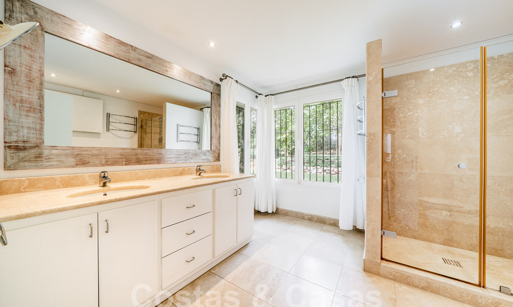 Villa de luxe à vendre dans un style architectural espagnol dans la prestigieuse urbanisation fermée de Cascada de Camojan, Marbella 54845