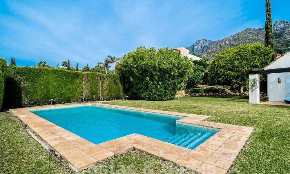 Villa de luxe à vendre dans un style architectural espagnol dans la prestigieuse urbanisation fermée de Cascada de Camojan, Marbella 54849