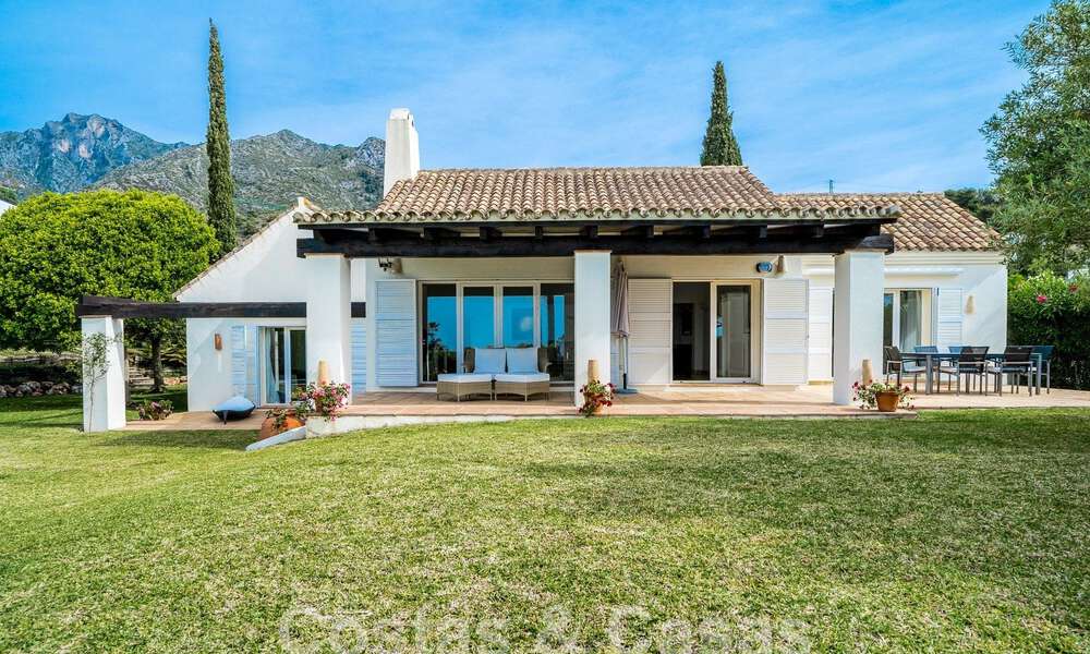 Villa de luxe à vendre dans un style architectural espagnol dans la prestigieuse urbanisation fermée de Cascada de Camojan, Marbella 54850