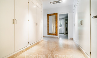 Villa de luxe à vendre dans un style architectural espagnol dans la prestigieuse urbanisation fermée de Cascada de Camojan, Marbella 54854 