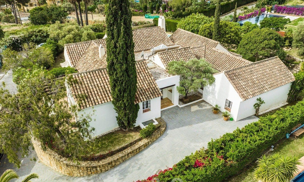 Villa de luxe à vendre dans un style architectural espagnol dans la prestigieuse urbanisation fermée de Cascada de Camojan, Marbella 54859