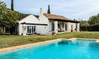 Villa de luxe à vendre dans un style architectural espagnol dans la prestigieuse urbanisation fermée de Cascada de Camojan, Marbella 54861 