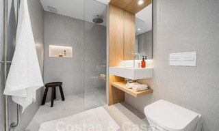Luxueux appartement à vendre avec terrasse, piscine privée et vue sur la mer à Nueva Andalucia, Marbella 54940 