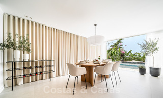Luxueux appartement à vendre avec terrasse, piscine privée et vue sur la mer à Nueva Andalucia, Marbella 54945 