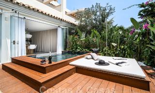 Luxueux appartement à vendre avec terrasse, piscine privée et vue sur la mer à Nueva Andalucia, Marbella 54949 