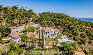 Villa de luxe à vendre avec vue sur la mer, entourée de verdure dans le complexe de golf exclusif La Zagaleta, Marbella - Benahavis 54055 