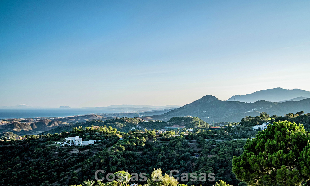 Villa de luxe à vendre avec vue sur la mer, entourée de verdure dans le complexe de golf exclusif La Zagaleta, Marbella - Benahavis 54092