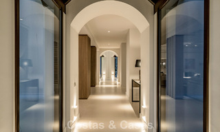 Villa de luxe à vendre avec vue sur la mer, entourée de verdure dans le complexe de golf exclusif La Zagaleta, Marbella - Benahavis 54106 