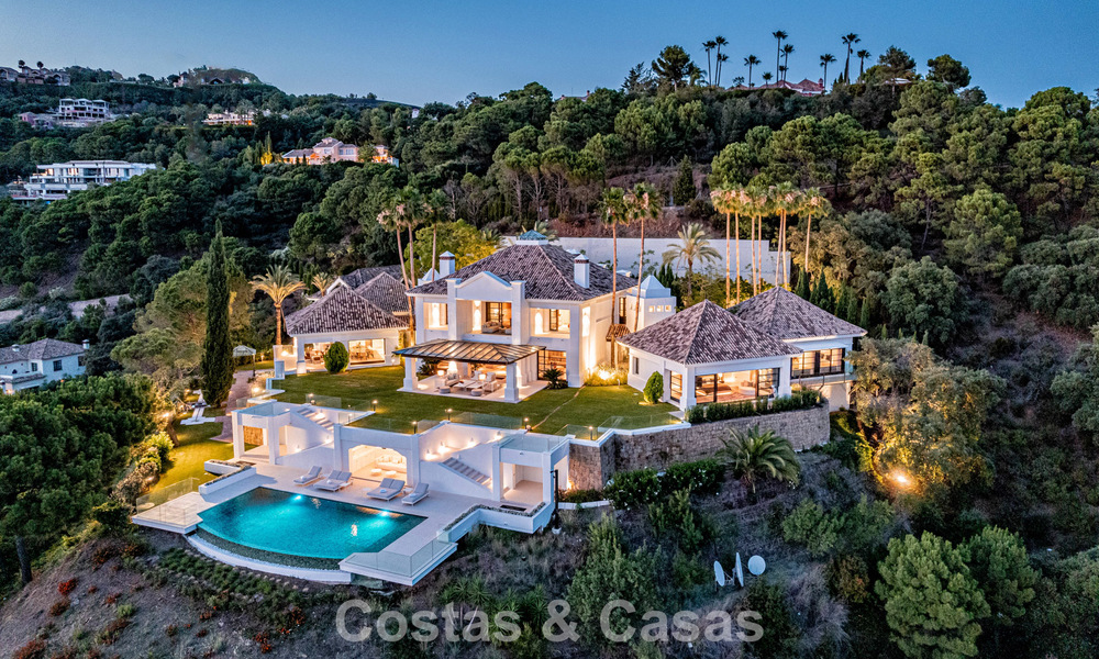 Villa de luxe à vendre avec vue sur la mer, entourée de verdure dans le complexe de golf exclusif La Zagaleta, Marbella - Benahavis 54112
