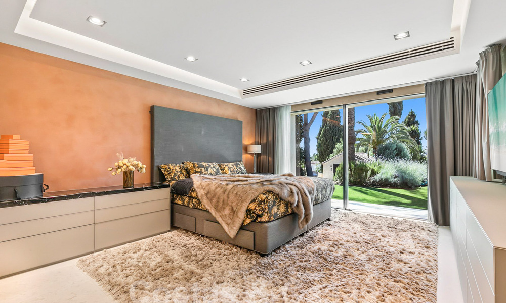 Villa de luxe rustique à vendre avec piscine privée chauffée à l'est du centre de Marbella 55045