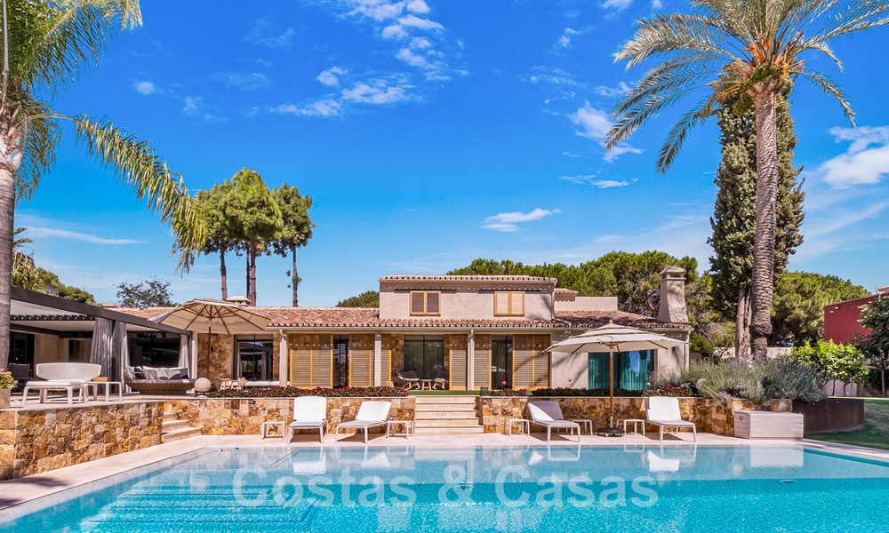 Villa de luxe rustique à vendre avec piscine privée chauffée à l'est du centre de Marbella 55060