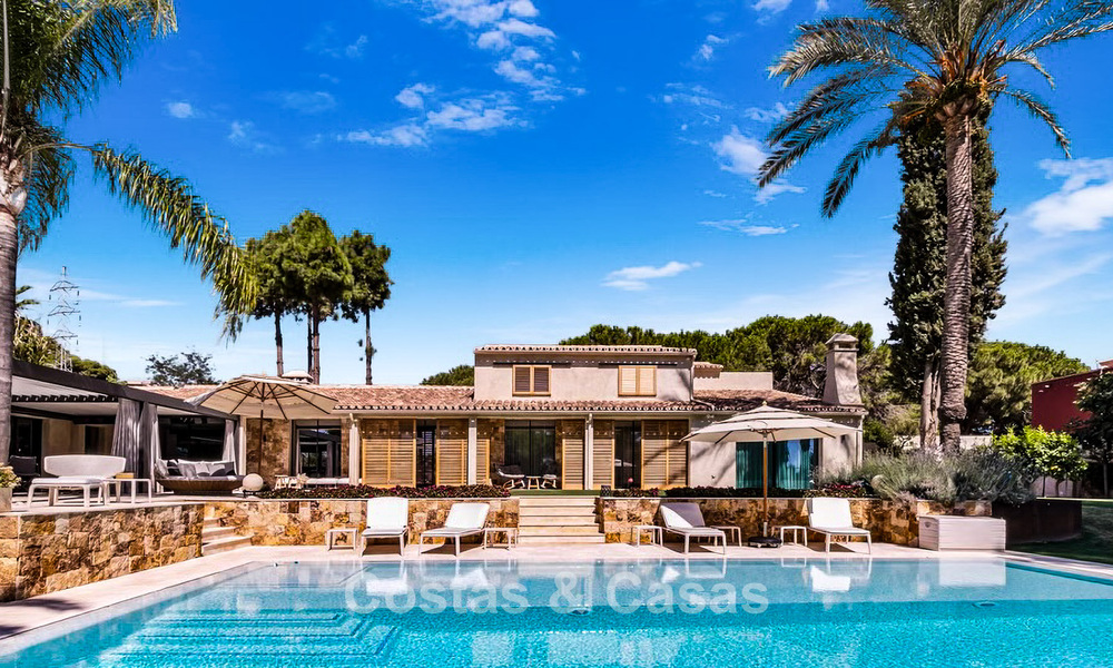 Villa de luxe rustique à vendre avec piscine privée chauffée à l'est du centre de Marbella 786354