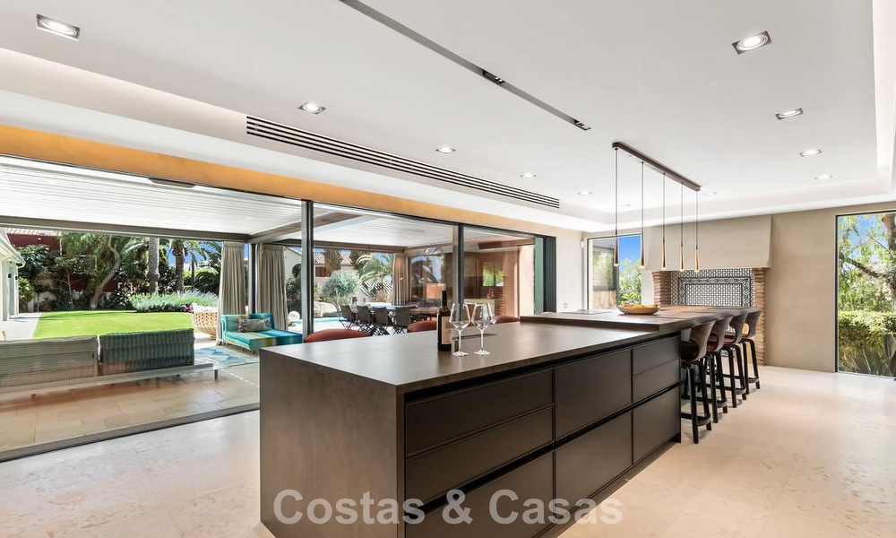 Villa de luxe rustique à vendre avec piscine privée chauffée à l'est du centre de Marbella 786368