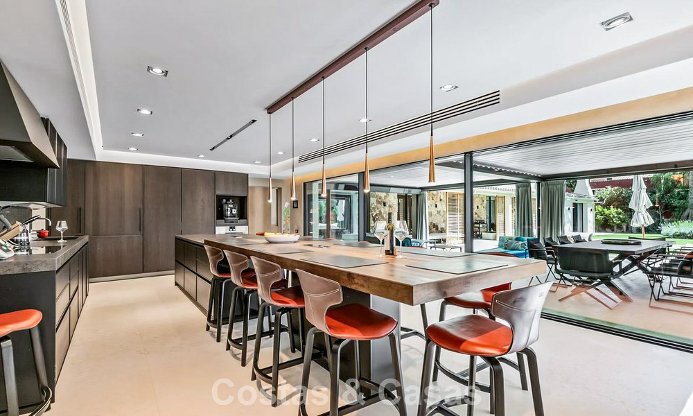 Villa de luxe rustique à vendre avec piscine privée chauffée à l'est du centre de Marbella 786369