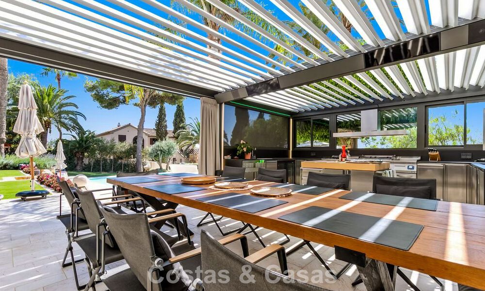 Villa de luxe rustique à vendre avec piscine privée chauffée à l'est du centre de Marbella 786371