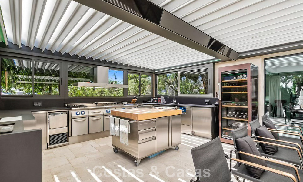 Villa de luxe rustique à vendre avec piscine privée chauffée à l'est du centre de Marbella 786373