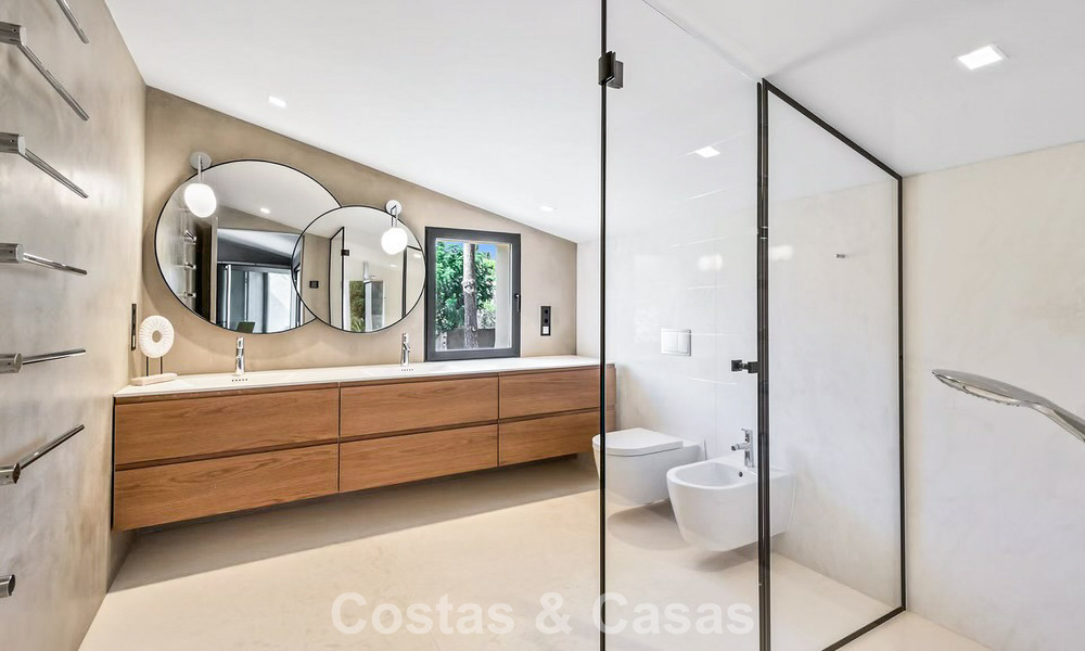 Villa de luxe rustique à vendre avec piscine privée chauffée à l'est du centre de Marbella 786383