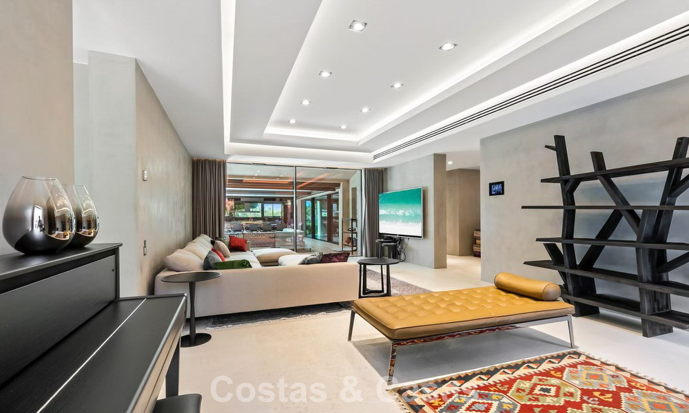 Villa de luxe rustique à vendre avec piscine privée chauffée à l'est du centre de Marbella 786386