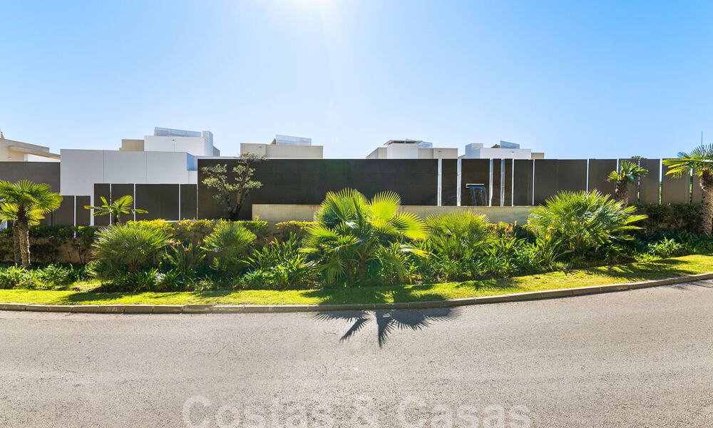 Appartement à vendre prêt à emménager avec vue sur la vallée et la mer dans le quartier exclusif de Marbella - Benahavis 55019