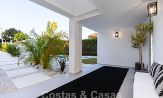 Villa de luxe contemporaine rénovée à vendre au cœur de la vallée du golf de Nueva Andalucia, Marbella 54803 