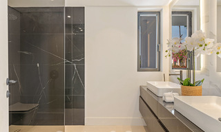 Villa de luxe contemporaine rénovée à vendre au cœur de la vallée du golf de Nueva Andalucia, Marbella 61984 