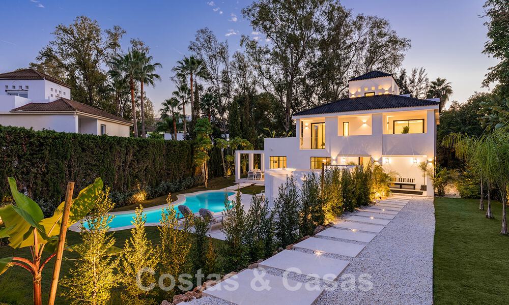 Villa de luxe contemporaine rénovée à vendre au cœur de la vallée du golf de Nueva Andalucia, Marbella 62023