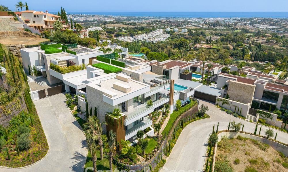 Superbe villa de luxe architecturale à vendre avec vue sur la mer dans un quartier résidentiel protégé sur les collines de La Quinta à Marbella - Benahavis 54126