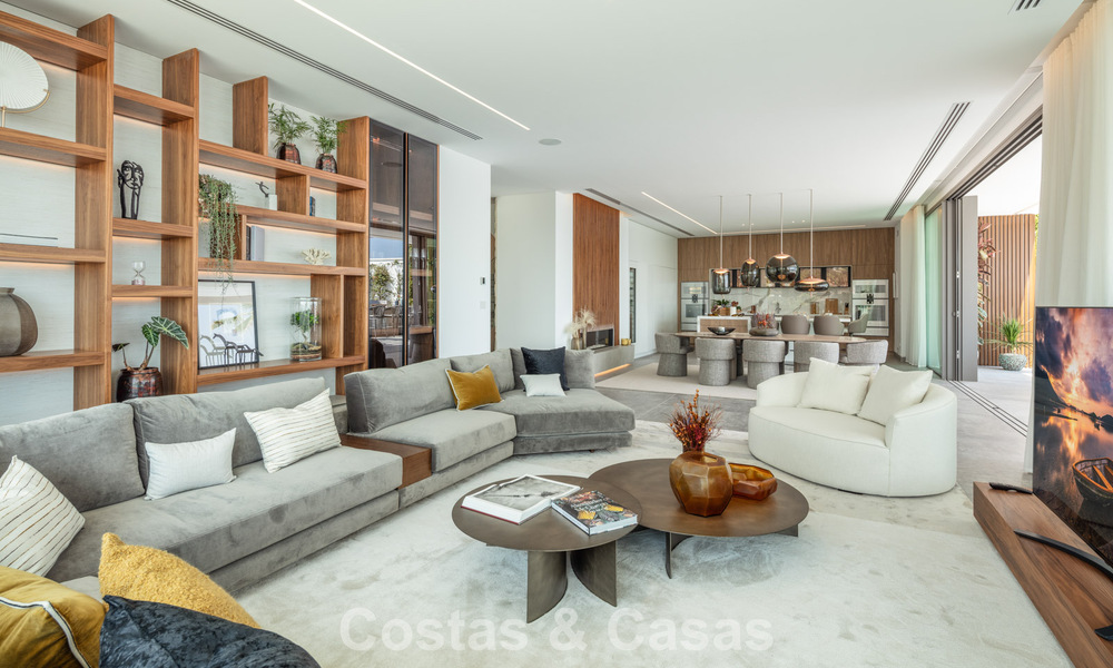Superbe villa de luxe architecturale à vendre avec vue sur la mer dans un quartier résidentiel protégé sur les collines de La Quinta à Marbella - Benahavis 54148