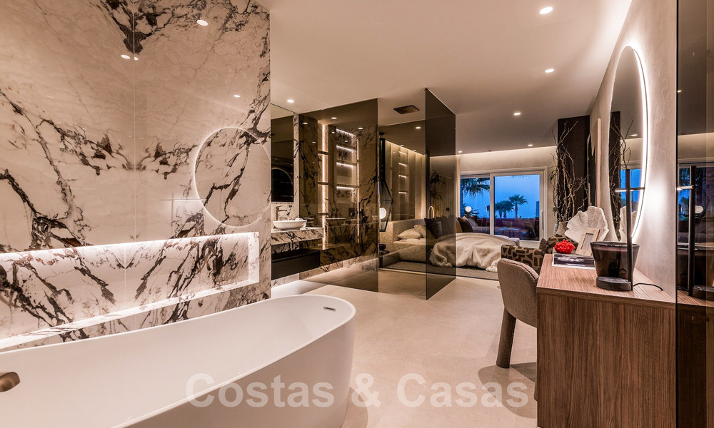 Penthouse de luxe unique à vendre, en première ligne de plage sur le Nouveau Golden Mile entre Marbella et le centre d'Estepona 54252