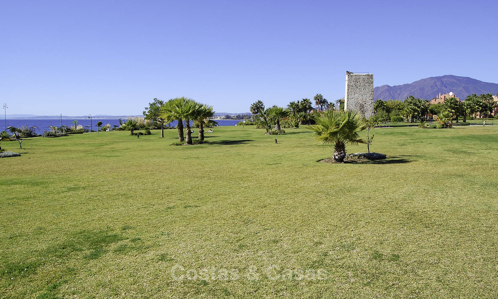 Penthouse de luxe unique à vendre, en première ligne de plage sur le Nouveau Golden Mile entre Marbella et le centre d'Estepona 54263