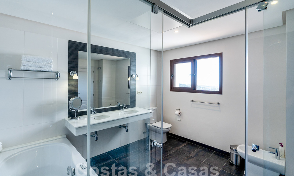 Villa de luxe indépendante de style espagnol classique à vendre avec une vue sublime sur la mer à Marbella - Benahavis 55149