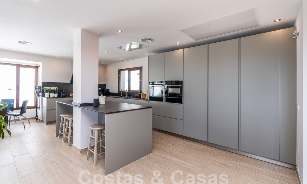 Villa de luxe indépendante de style espagnol classique à vendre avec une vue sublime sur la mer à Marbella - Benahavis 55160