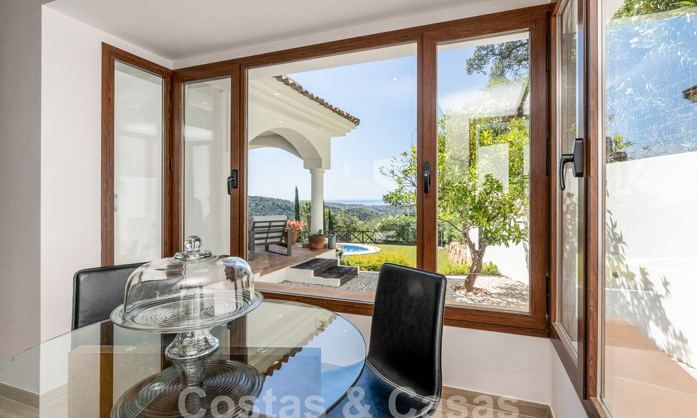 Villa de luxe indépendante de style espagnol classique à vendre avec une vue sublime sur la mer à Marbella - Benahavis 55162