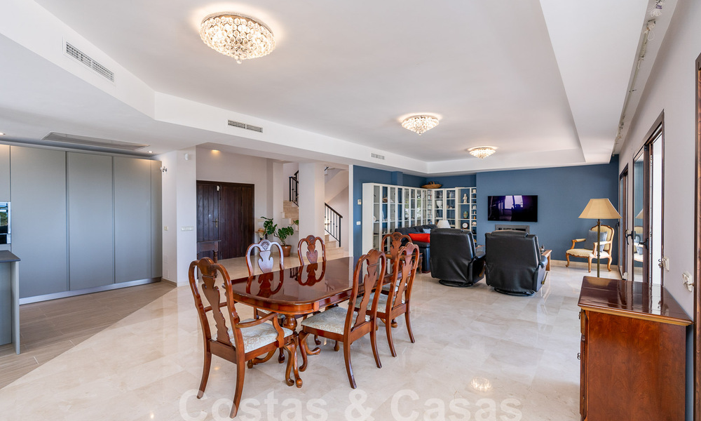 Villa de luxe indépendante de style espagnol classique à vendre avec une vue sublime sur la mer à Marbella - Benahavis 55171