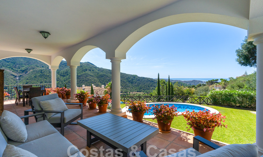 Villa de luxe indépendante de style espagnol classique à vendre avec une vue sublime sur la mer à Marbella - Benahavis 55173
