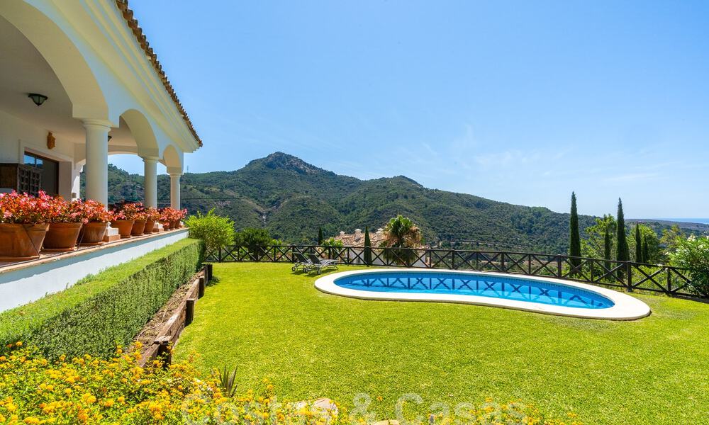 Villa de luxe indépendante de style espagnol classique à vendre avec une vue sublime sur la mer à Marbella - Benahavis 55178