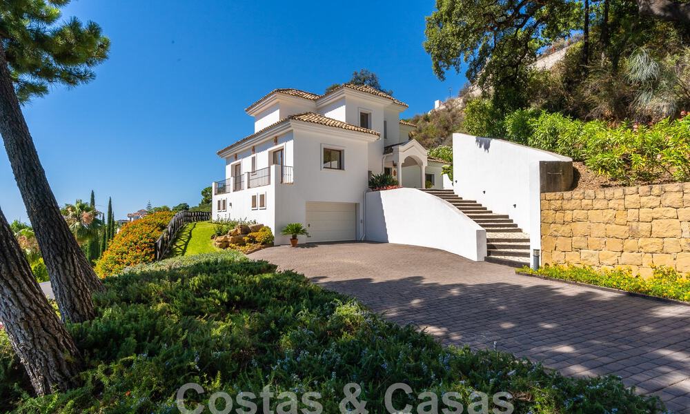 Villa de luxe indépendante de style espagnol classique à vendre avec une vue sublime sur la mer à Marbella - Benahavis 55184