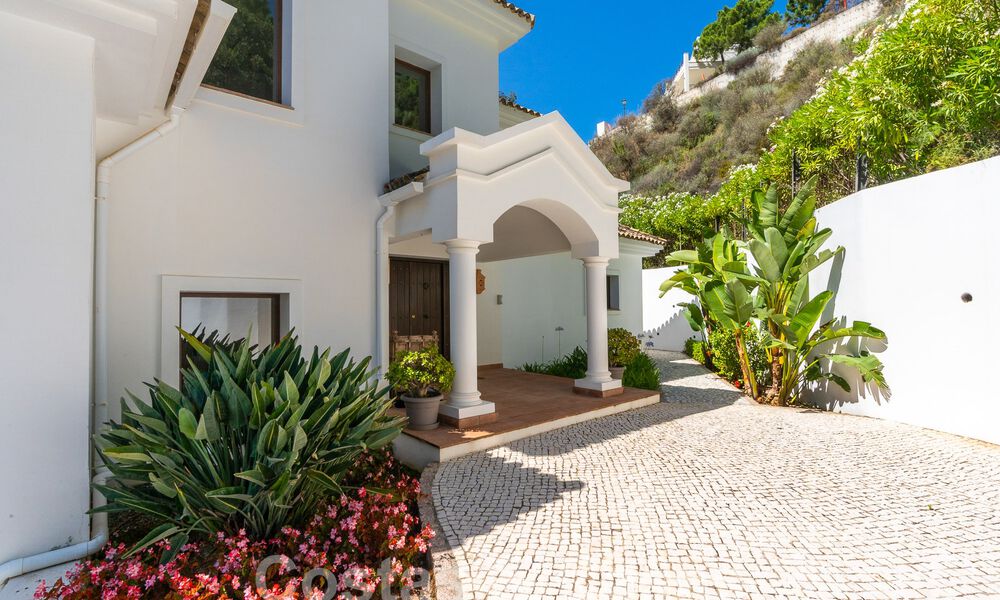 Villa de luxe indépendante de style espagnol classique à vendre avec une vue sublime sur la mer à Marbella - Benahavis 55185