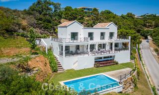 Villa de luxe indépendante de style andalou à vendre dans un environnement naturel à Marbella - Benahavis 55230 