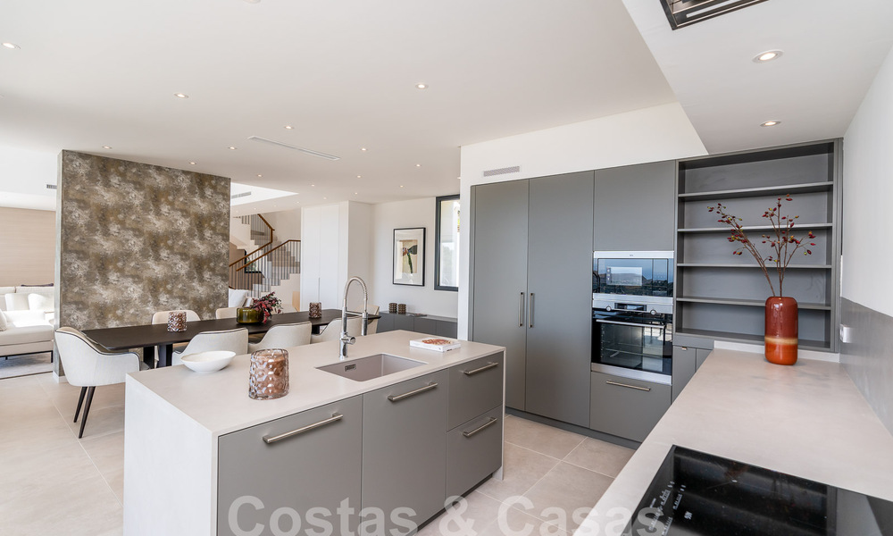 Villa de luxe indépendante de style andalou à vendre dans un environnement naturel à Marbella - Benahavis 55246