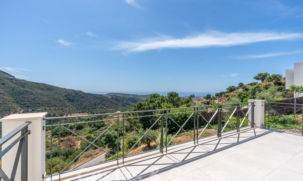 Villa de luxe indépendante de style andalou à vendre dans un environnement naturel à Marbella - Benahavis 55255