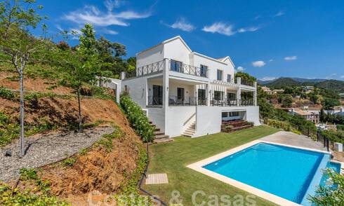 Villa de luxe indépendante de style andalou à vendre dans un environnement naturel à Marbella - Benahavis 55280