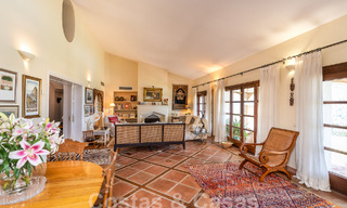 Villa de luxe espagnole à vendre avec vue panoramique dans une communauté fermée entourée par la nature à Marbella - Benahavis 55327 