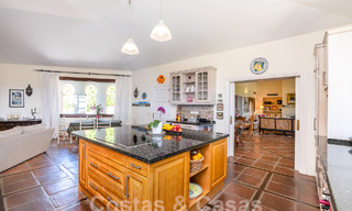 Villa de luxe espagnole à vendre avec vue panoramique dans une communauté fermée entourée par la nature à Marbella - Benahavis 55333 