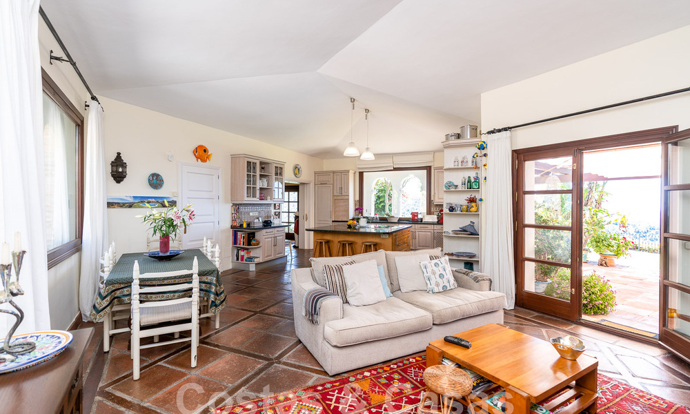 Villa de luxe espagnole à vendre avec vue panoramique dans une communauté fermée entourée par la nature à Marbella - Benahavis 55335